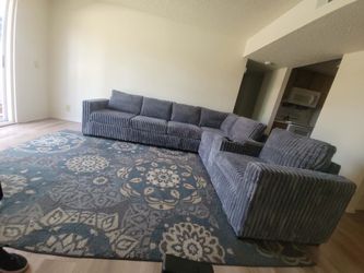 New Large Sectional Reversible Couch with USB Console! Free Delivery 🚚!