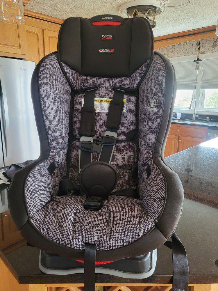 Britax Child Car Seat (Marathon E9LX17Z)