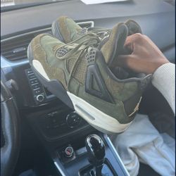 Jordan 4s