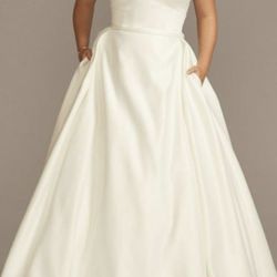 NWT Ivory Satin Wedding Dress 