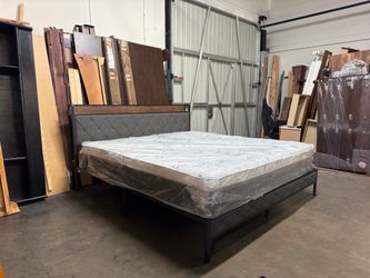 King bed $380