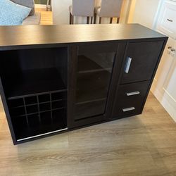 Wine cabinet