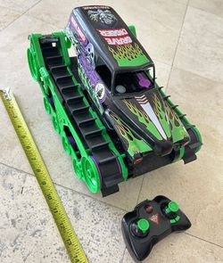 Like New Monster Jam Grave Digger Trax Remote Control Car