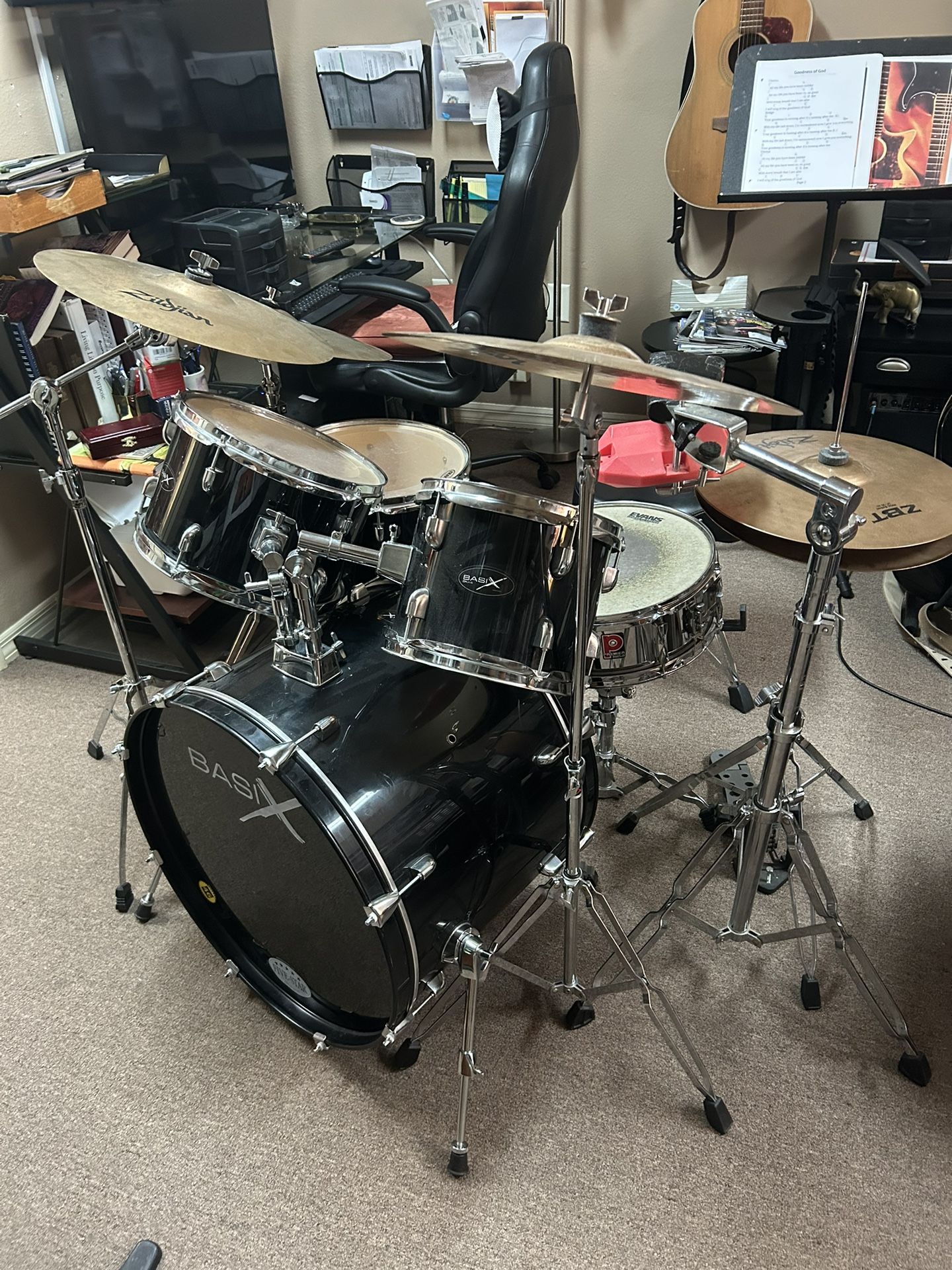 Complete Professional Drum Kit, Cymbals , Stands, And Thrown