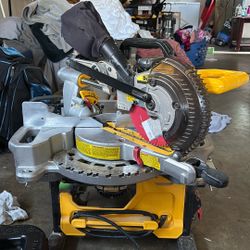 Dewalt 7 1/4” Cordless Miter Saw 