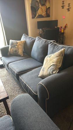 Free couch to family in need