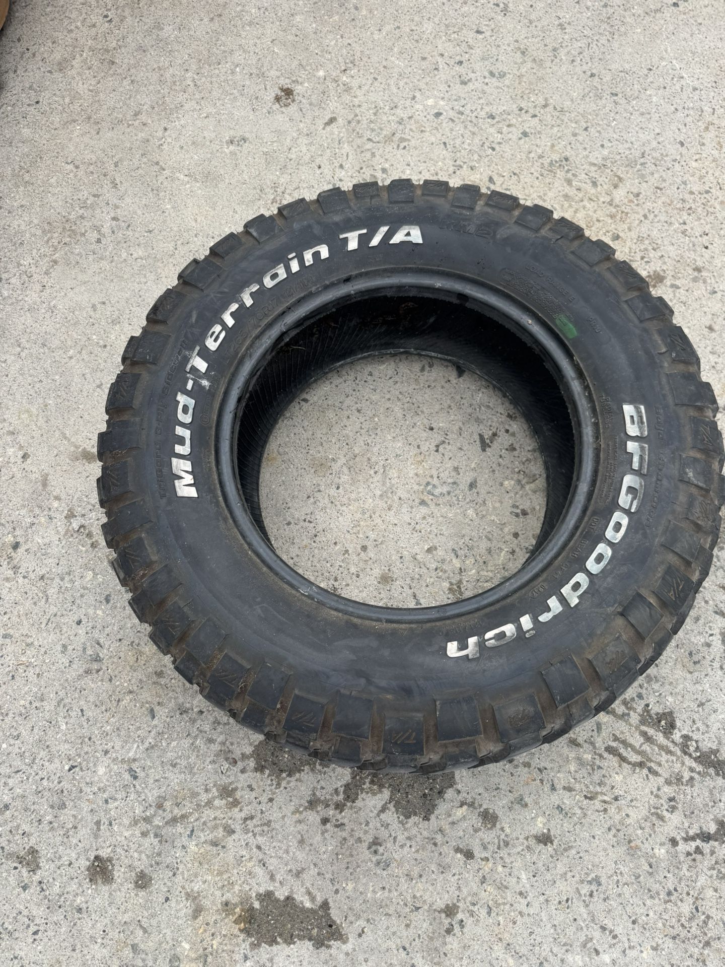 Bf Goodrich Km2 Mt At Tire 265 70 17 (contact info removed) 26570r17