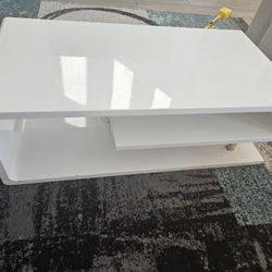 White Coffee table with Glossy finish for $100 OBO 