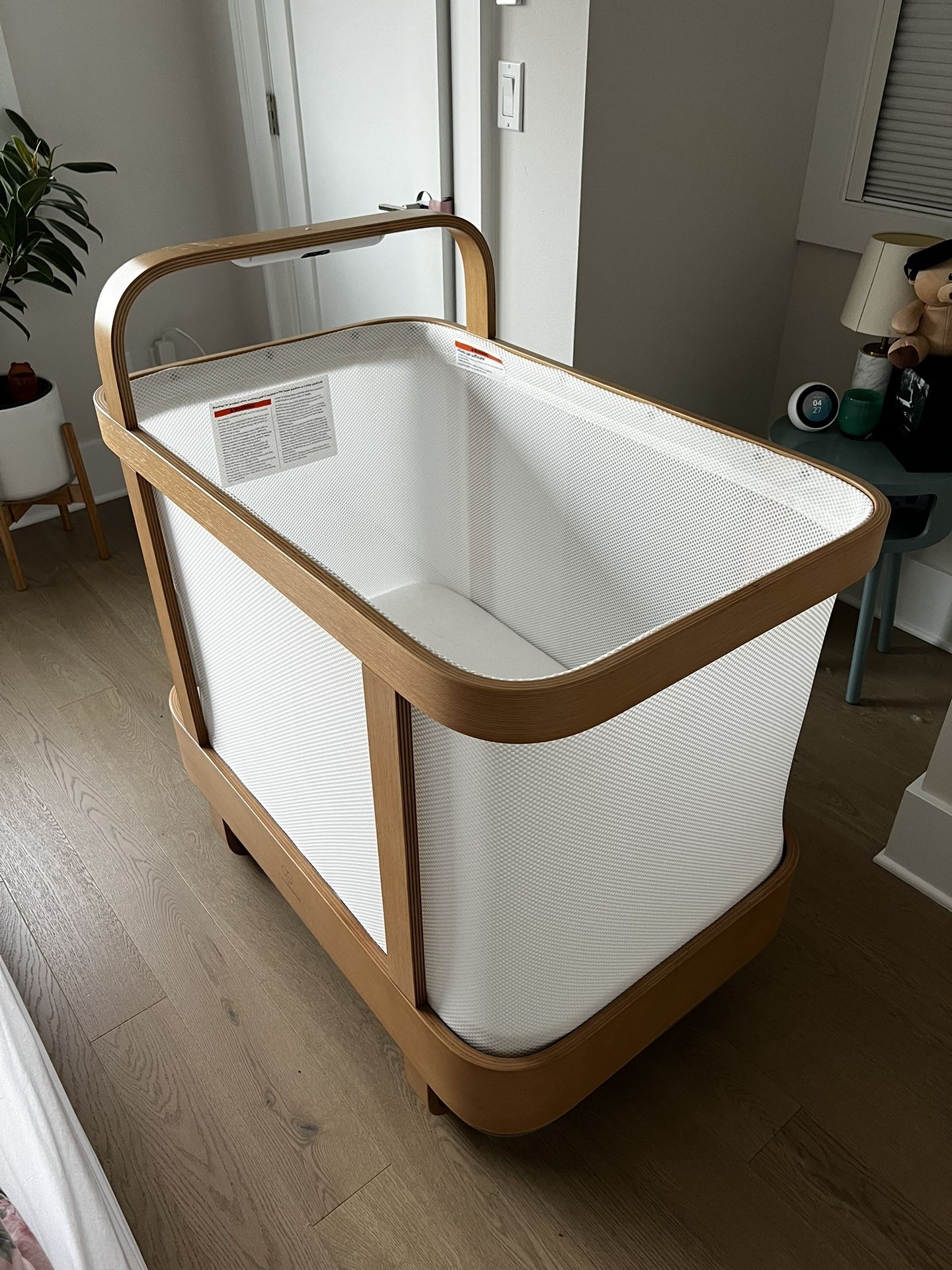 Cradlewise Smart Crib / Bassinet