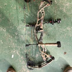 Hoyt Carbon Defiant Left Handed