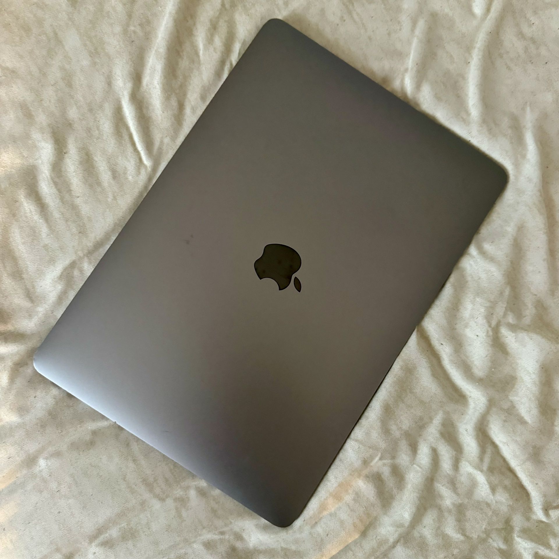 Apple - MacBook Air 13.3" Laptop with Touch ID - Intel Core i5 - 8GB Memory - 128GB Solid State Drive - Space Gray 
