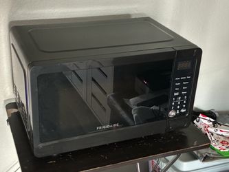 Frigidaire Black Countertop Microwave