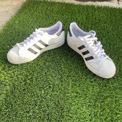 White Adidas Superstar
