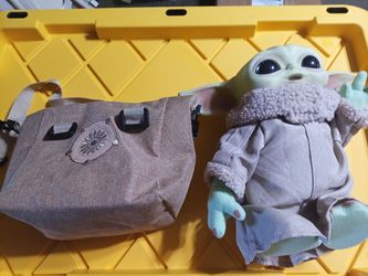 Star wars grogu with carrying bag