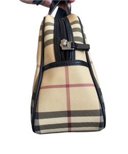 Authentic Burberry Nova Check bucket bag and Burberry Cosmetic Bag for Sale  in San Antonio, TX - OfferUp