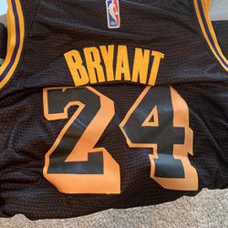 Los Angeles Lakers Legend Kobe Bryant Jersey (Nike)