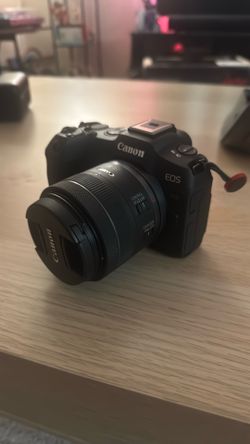 Canon Full Frame EOS R8 with 24-50mm IS STM lens