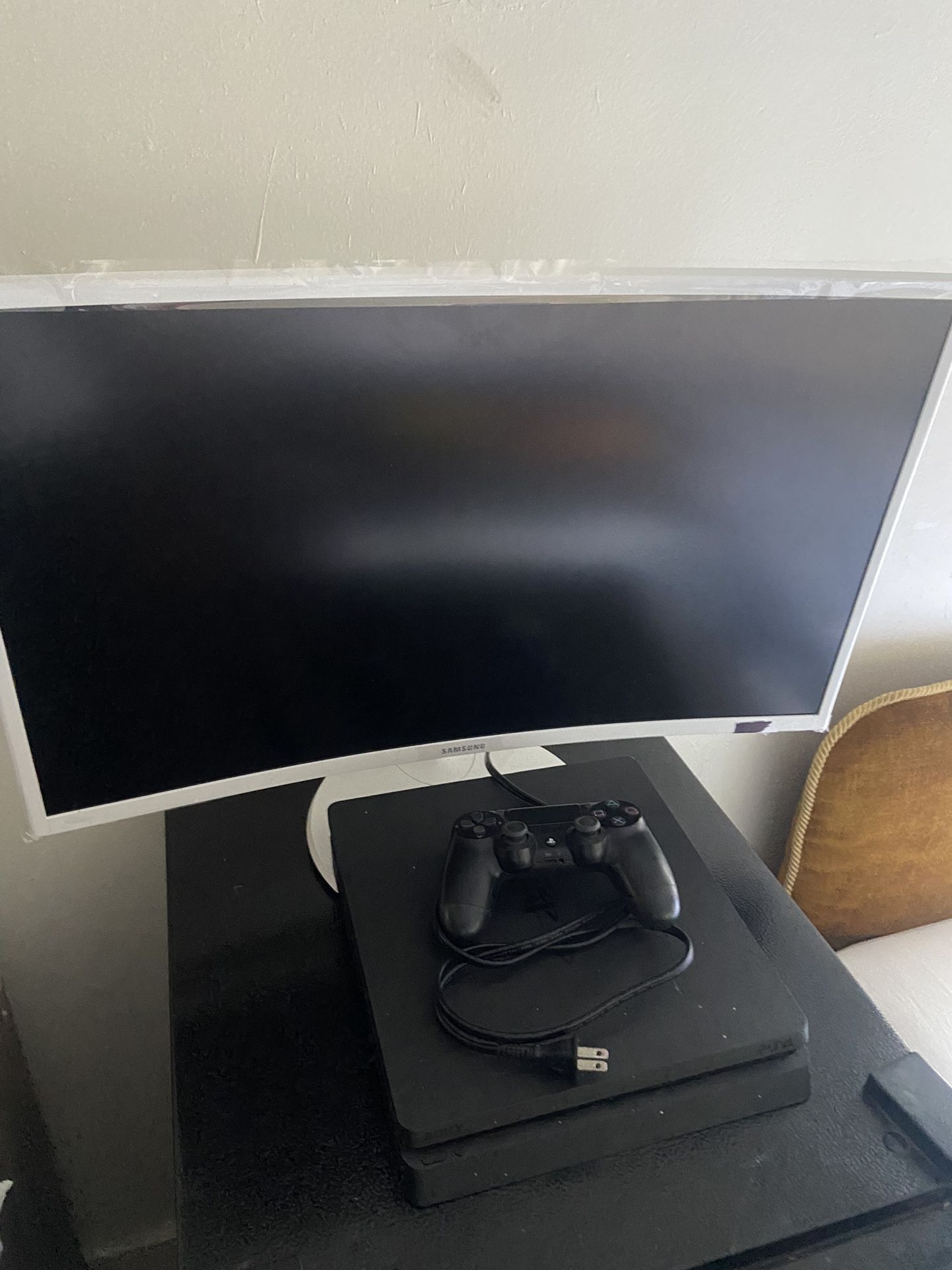 Ps4 with monitor