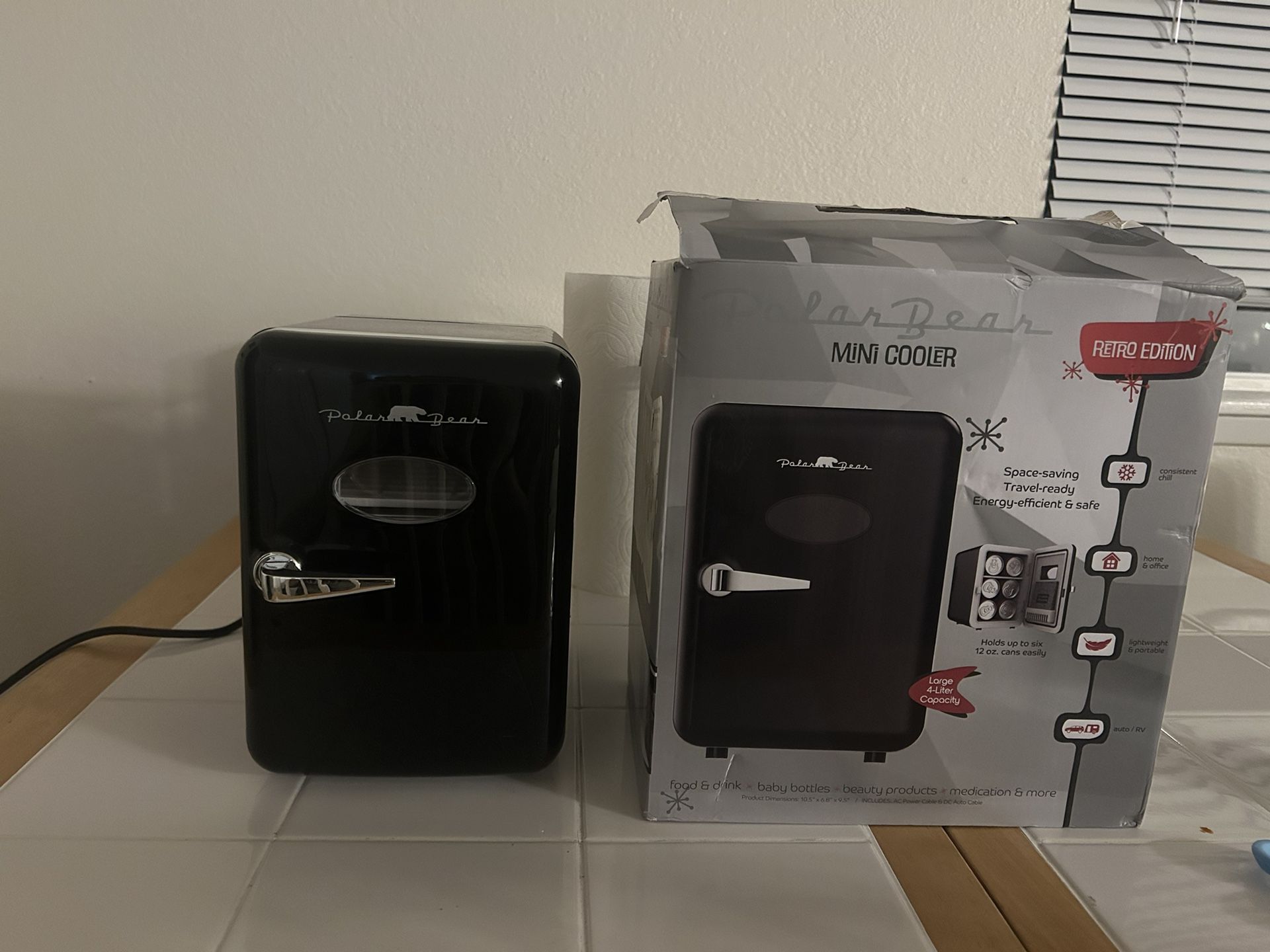 Polar Bear Mini Cooler Retro Edition