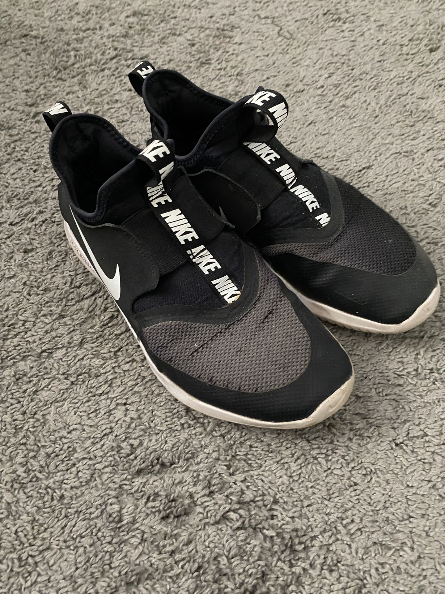 Size 5Y Nike shoes