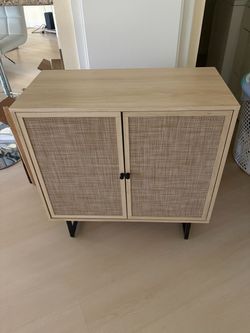 Accent cabinet