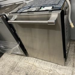 Star Sapphire Thermador Dishwasher 24”