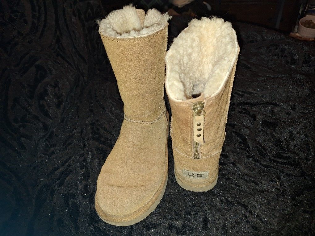 UGG Classic Short Zip