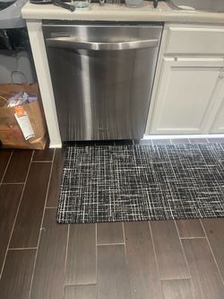 Stainless steel dishwasher (whirlpool)