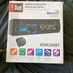 AM/FM CD Receiver With Bluetooth 