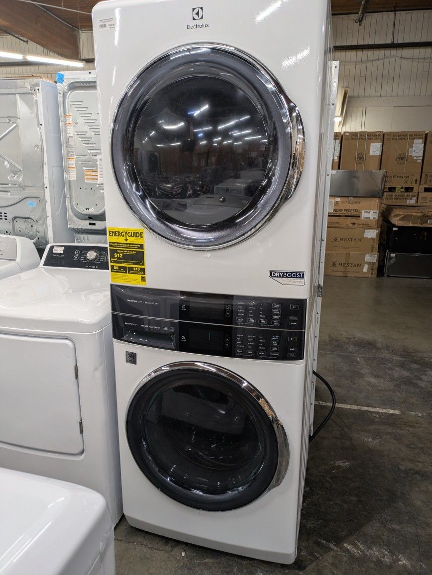 Electrolux ELTE7600AW
27 Inch Electric Stacked Laundry Tower