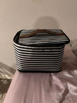 Makeup Bag Carrier 