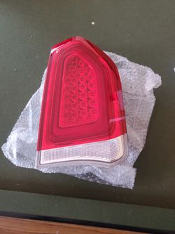 Eagle Eyes Auto Lamp Tail Light Passenger Side