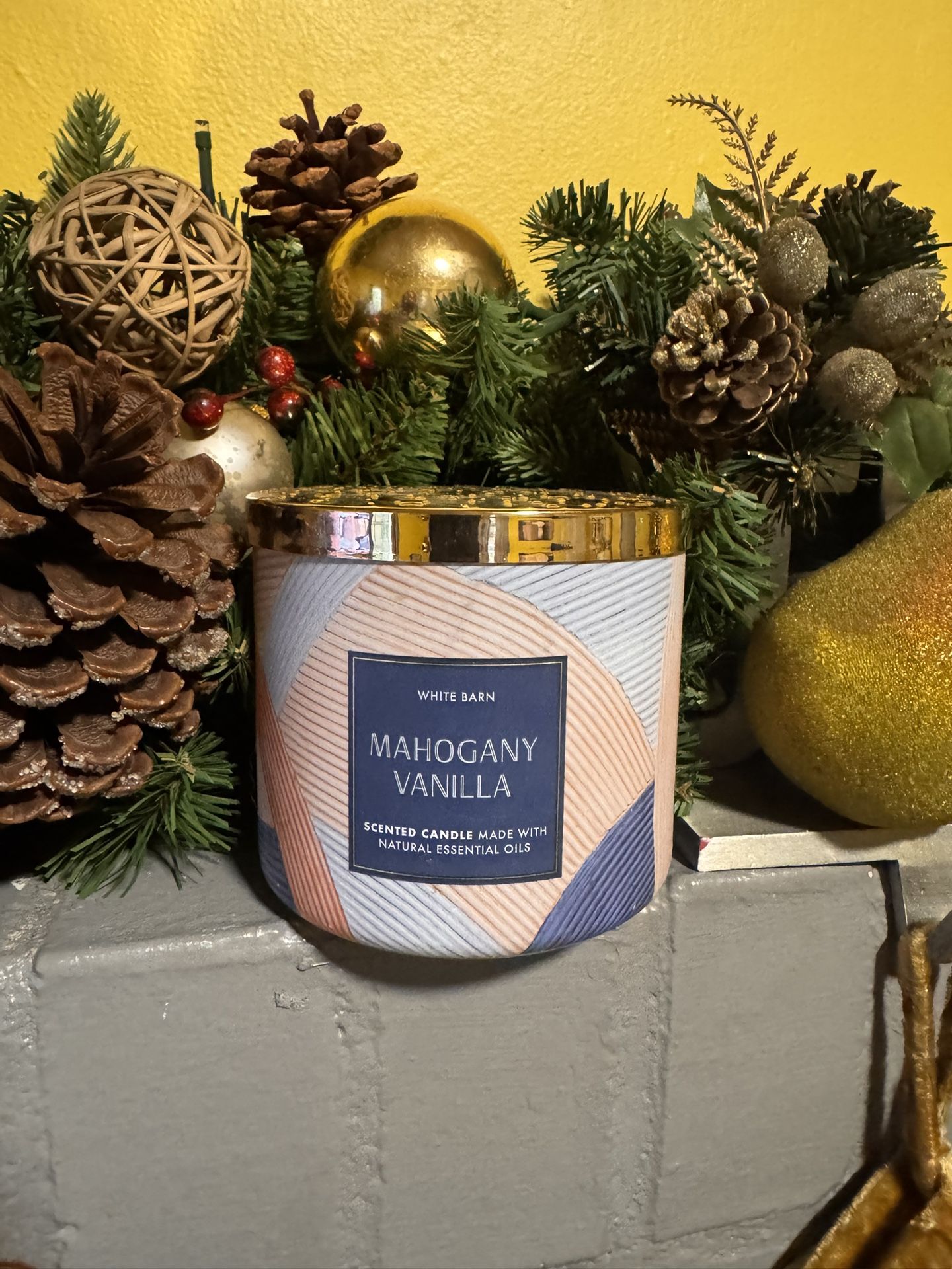 New MAHOGANY VANILLA 3 Wick Candle From BATH AND BODY WORKS - Hard To Find