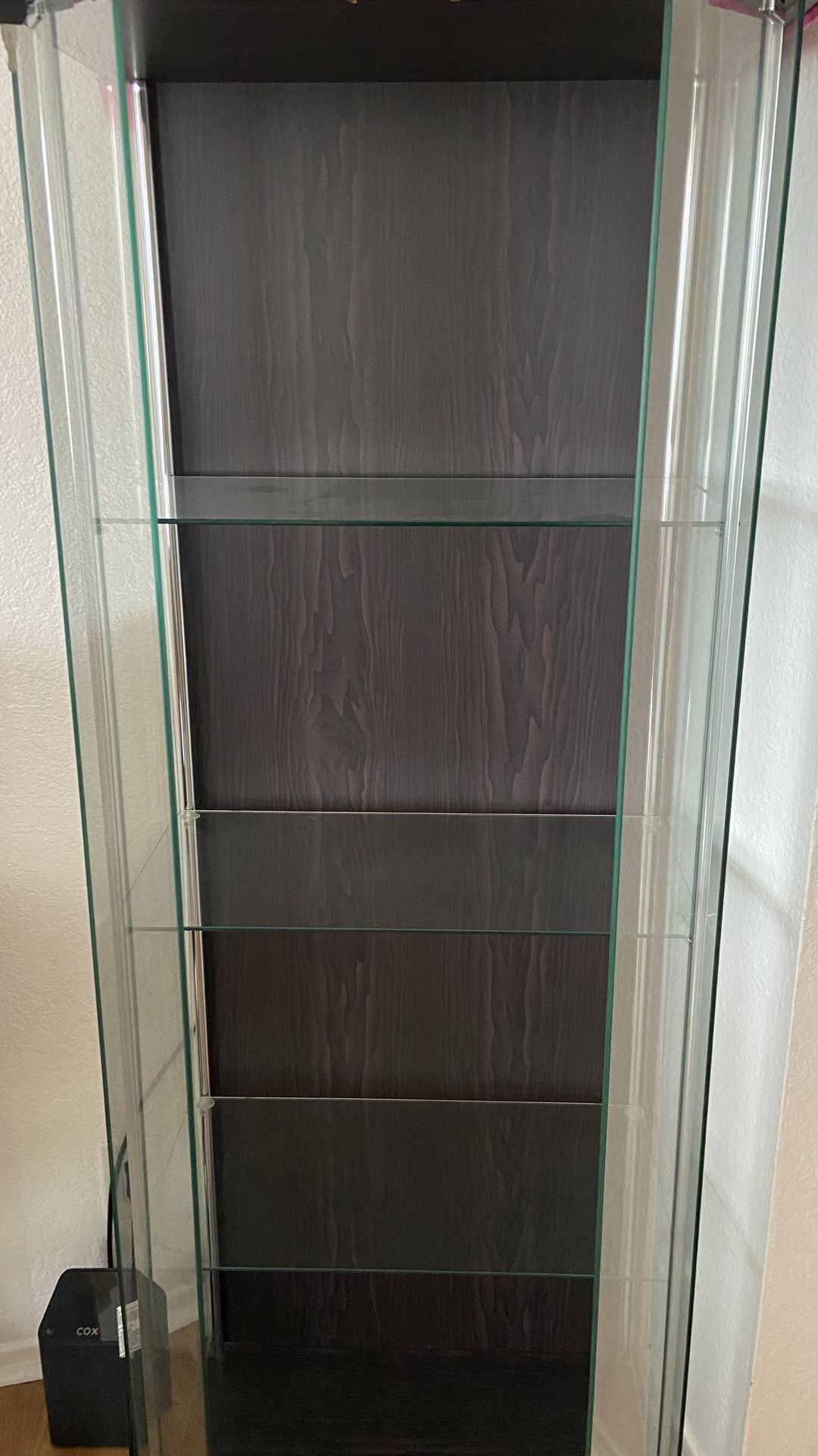 Glass Display Cabinet – Excellent Condition
