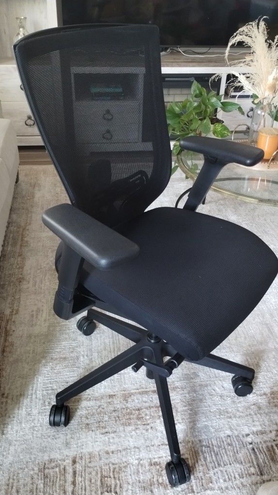 KI Altus Ergonomic Office Chair
