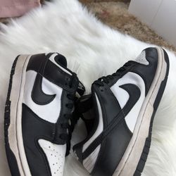 Nike Panda Dunks 
