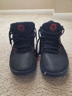 Nike LeBron Witness 8 VIII Basketball Shoes - Black University Red "Bred" Men's size 8