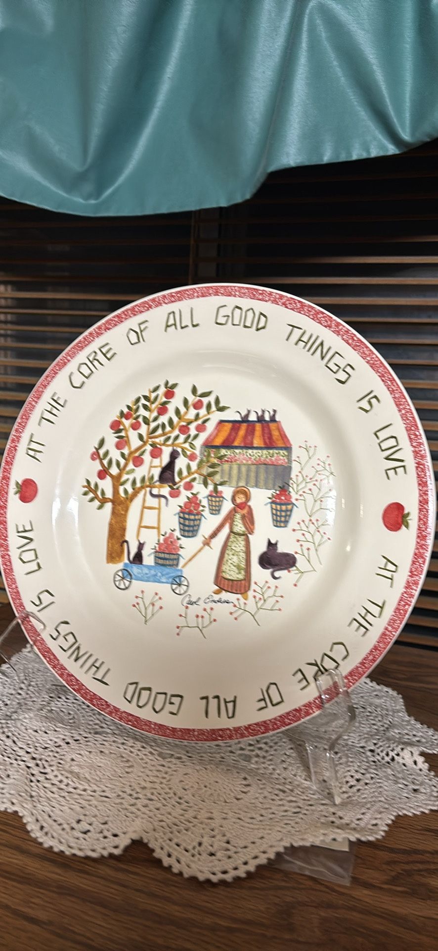 Carol Endres Spirit of Folk 10.75” plate 1997 Enesco Taiwan Amish Apple Orchard