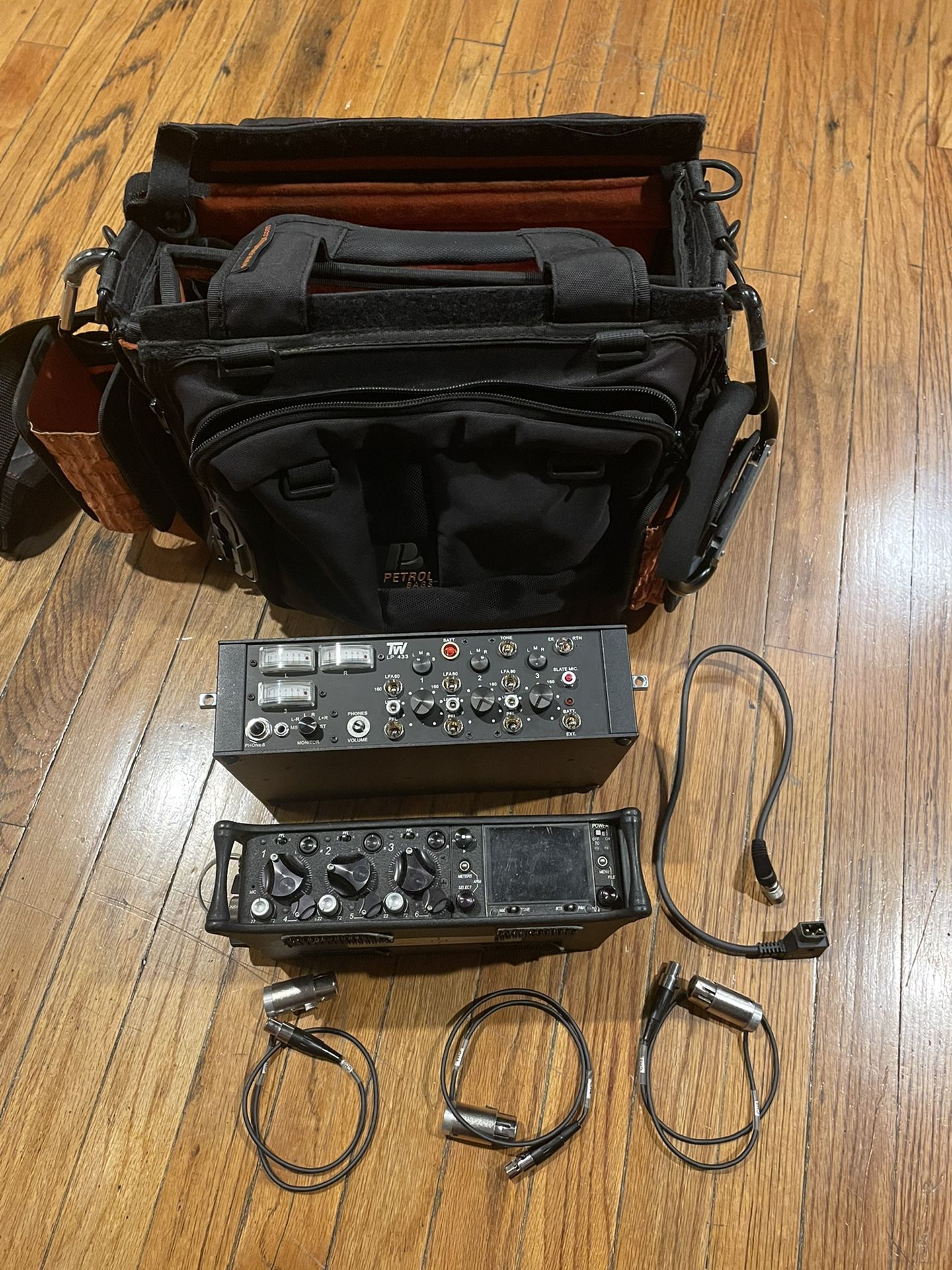Sound Devices 633 w/ TW-LP444s Field Portable Sound Mixer, Barely Used
