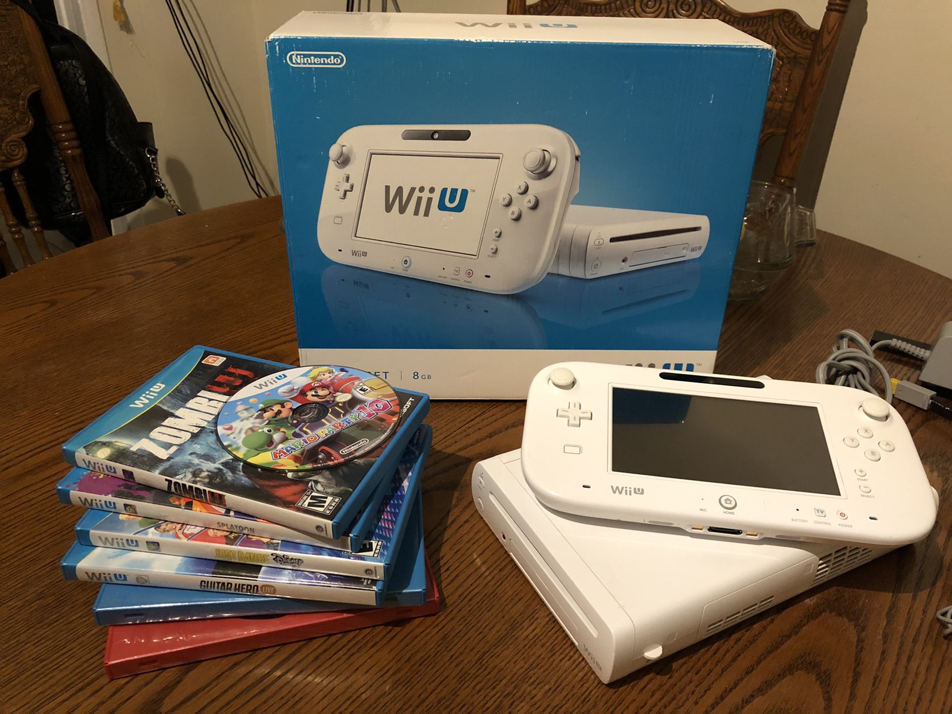 Nintendo Wii U Basic Set 8GB with games!