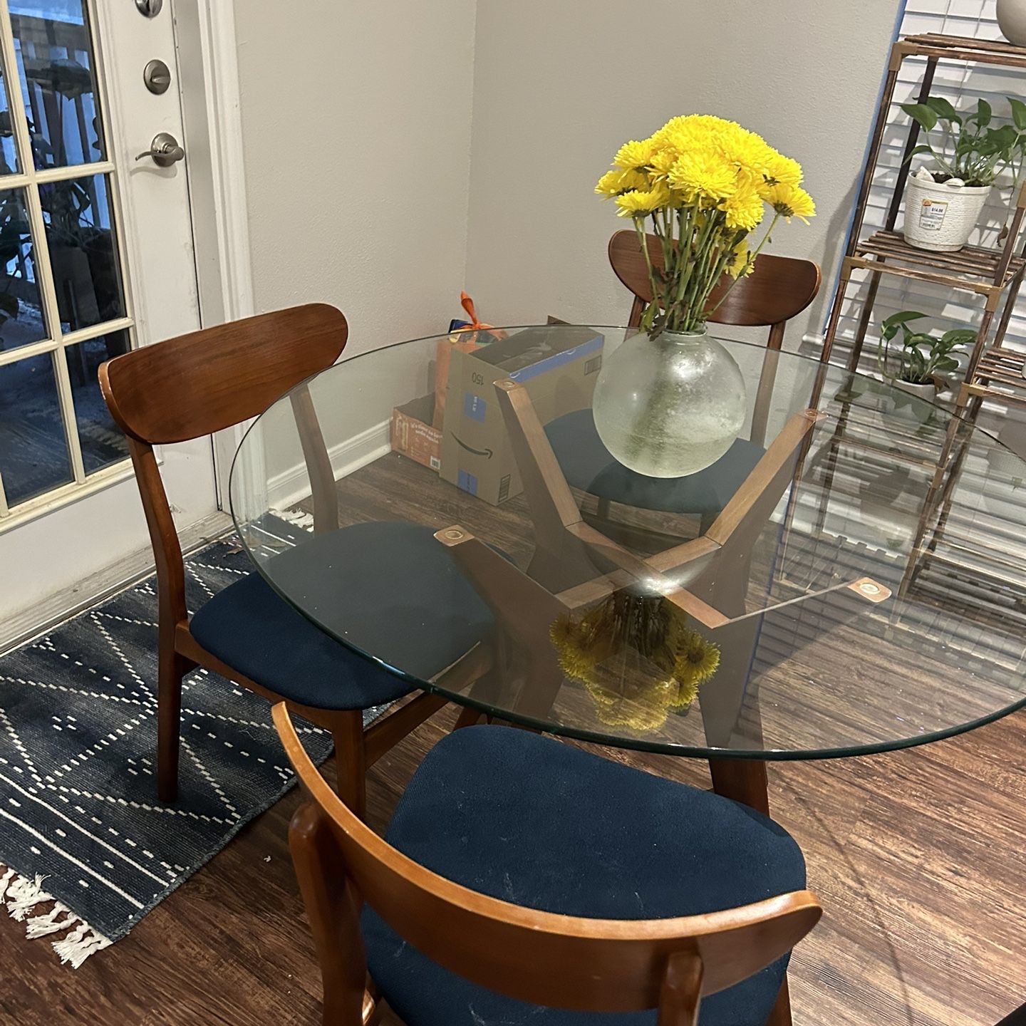 West Elm Jensen Round Dining Table And 4 Cafe chairs