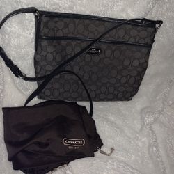 EUCa Coach Signature Shoulder Bag