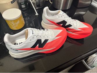 Men’s new balance shoes