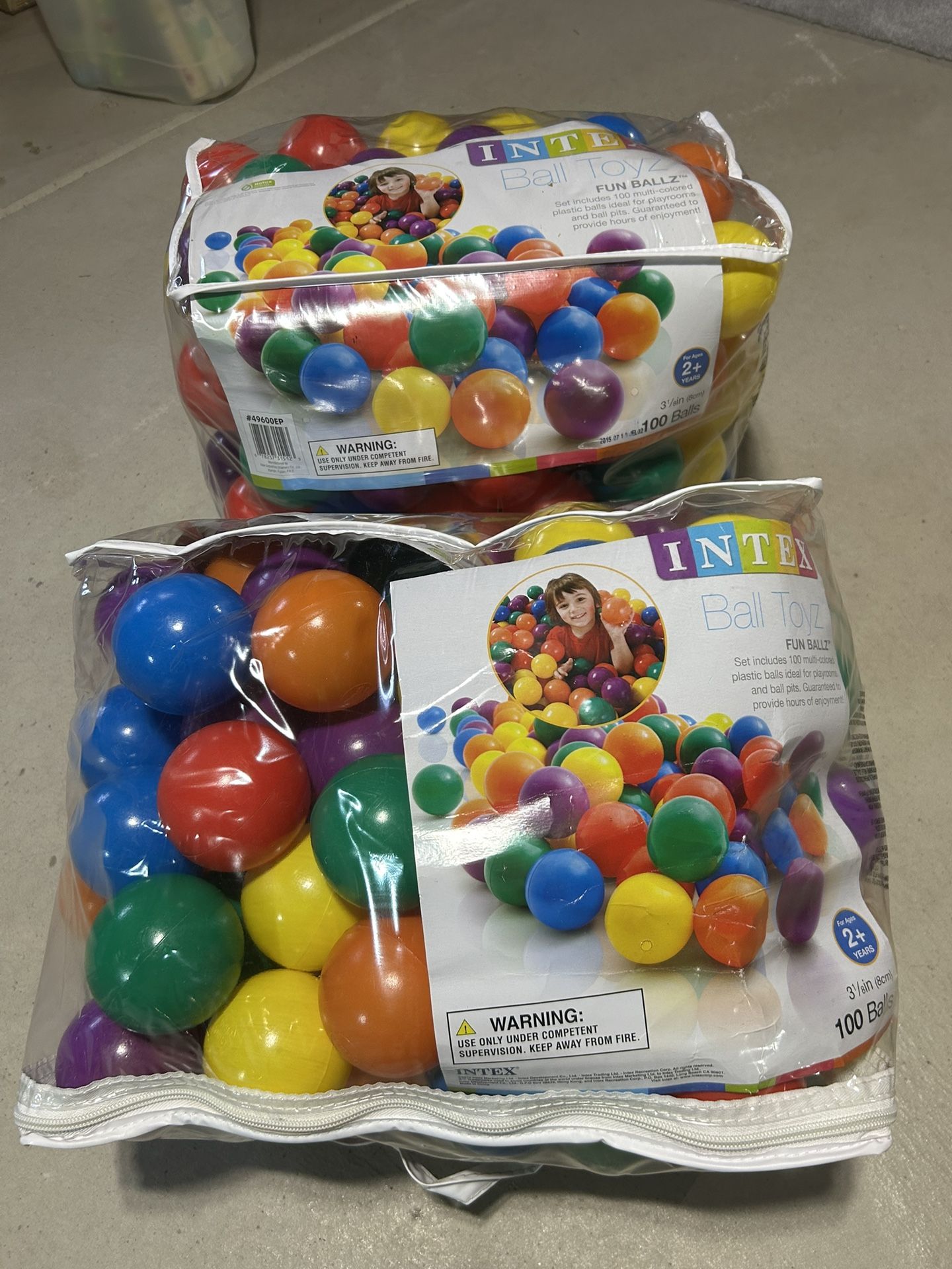 200 Plastic Pit Balls
