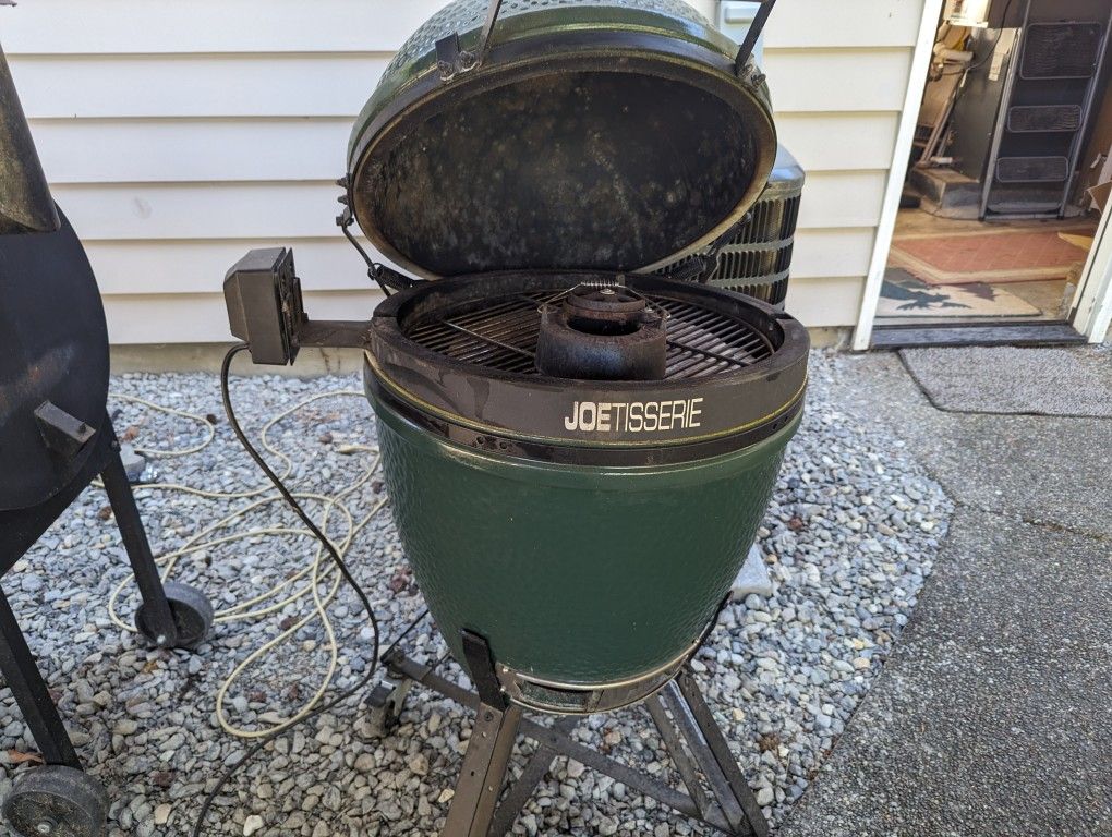 1 Big Green Egg Large With Joe Tissere And Pizza Stone And Cart 