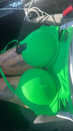 Bombshell Victoria’s Secret Swim Set