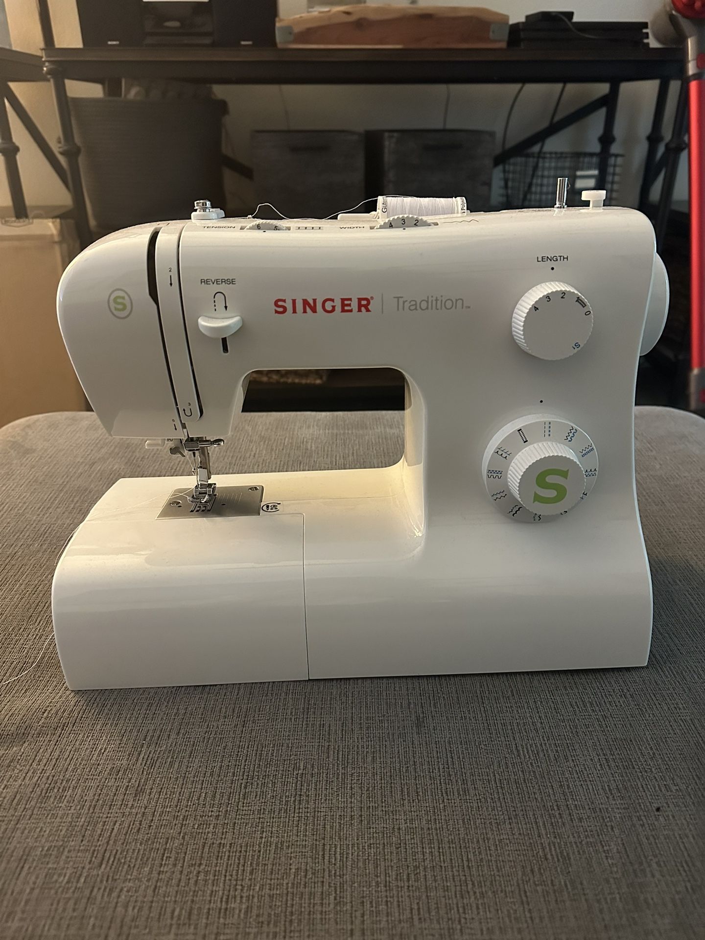 Singer Tradition Sewing Machine 