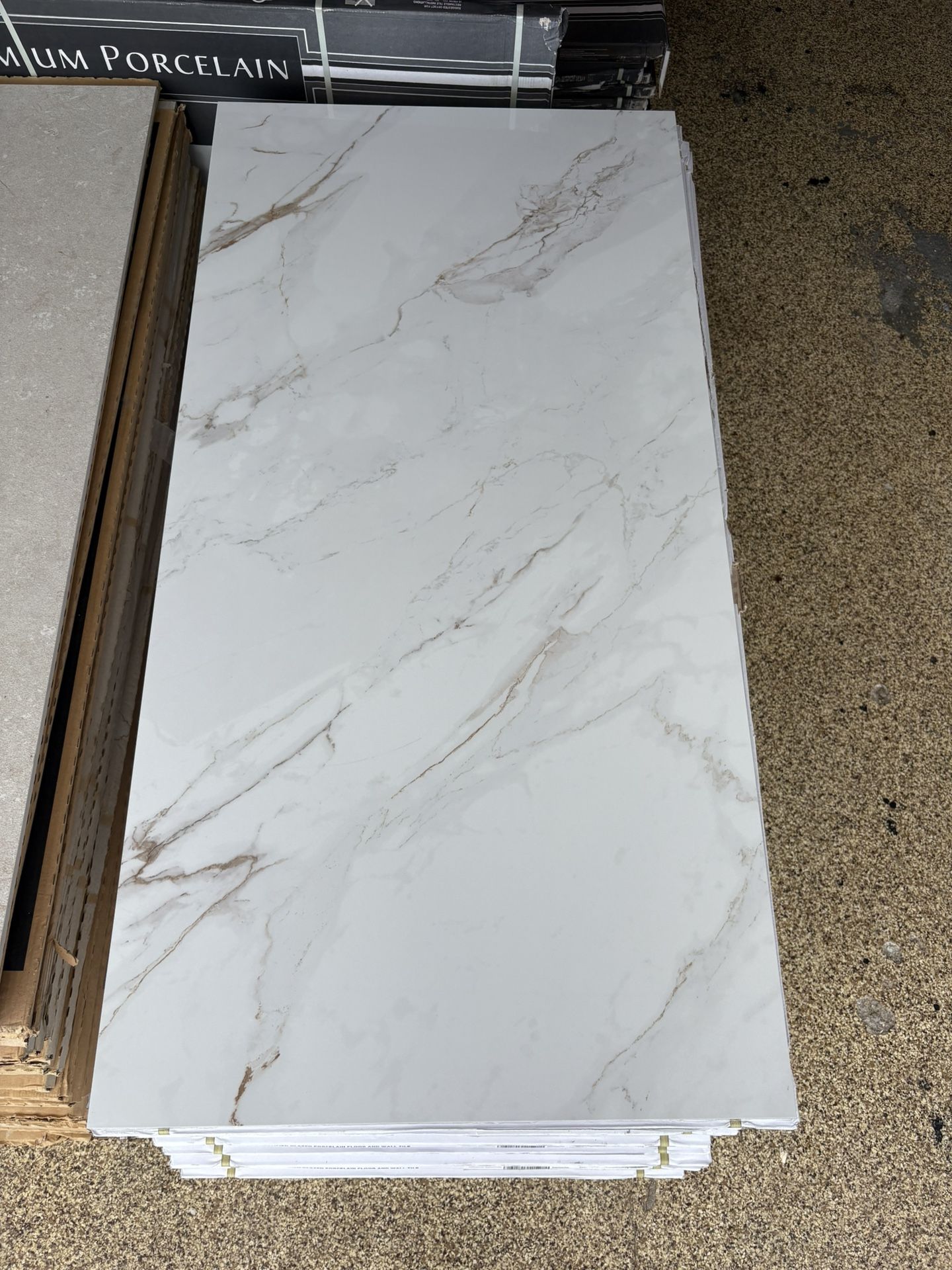 Large Gloss Tile