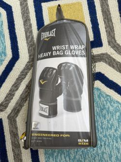 Everlast WristWrap Heavy Bag Boxing Gloves