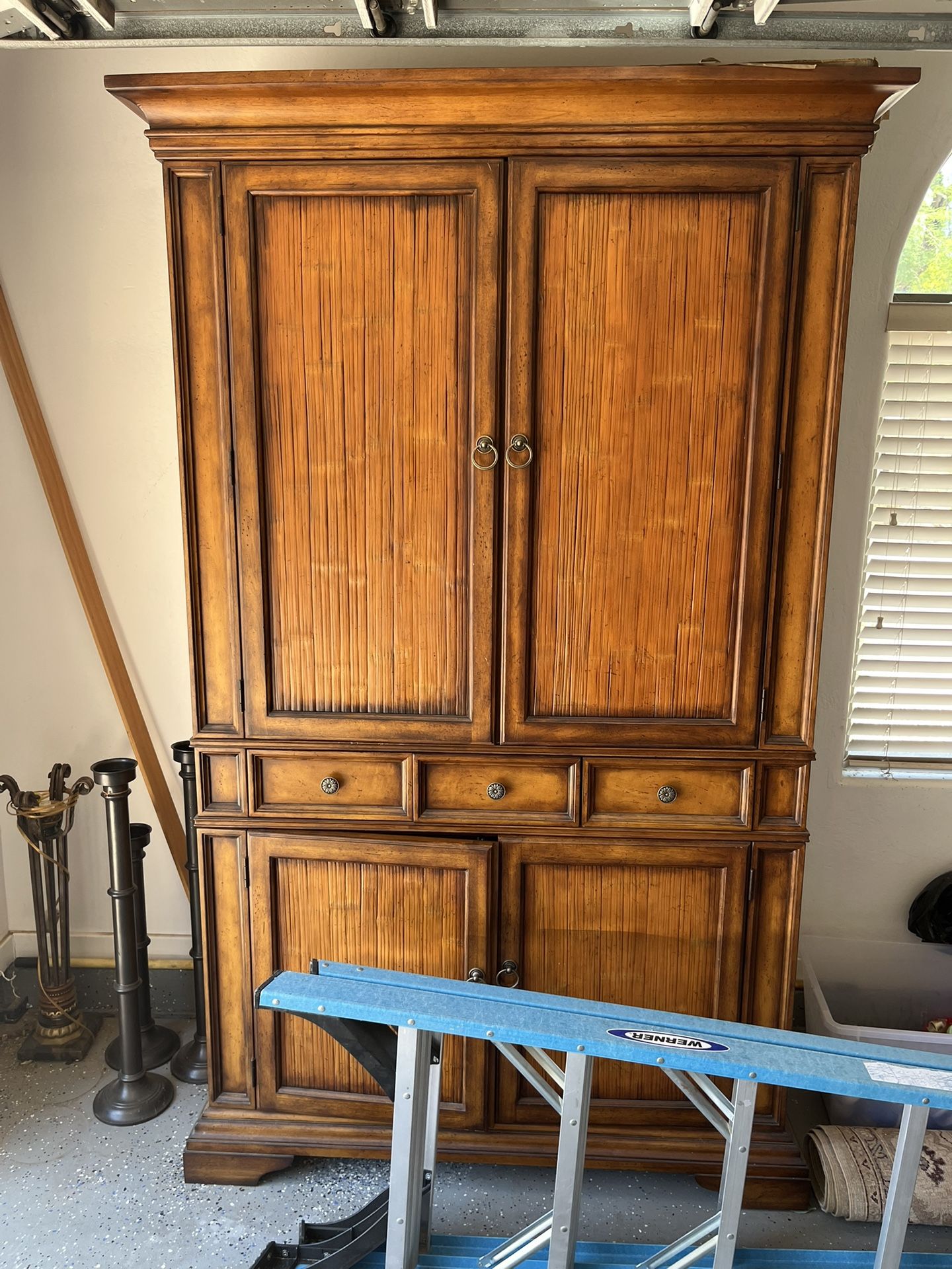 Armoire
